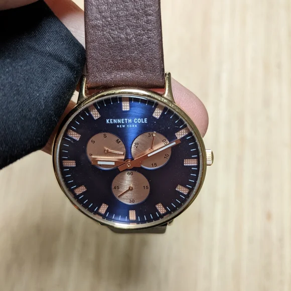 Kenneth Cole Watch - Picture 1 of 1